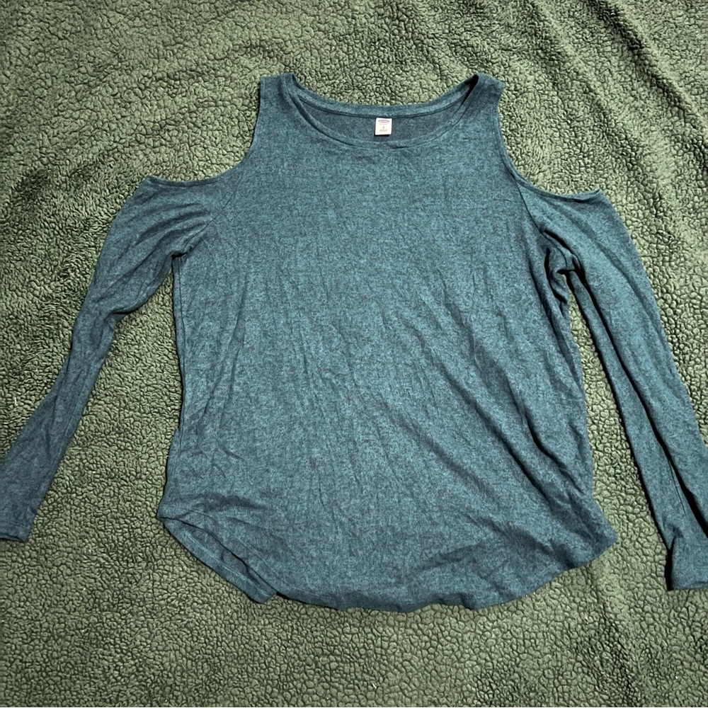 Cold shoulder Top